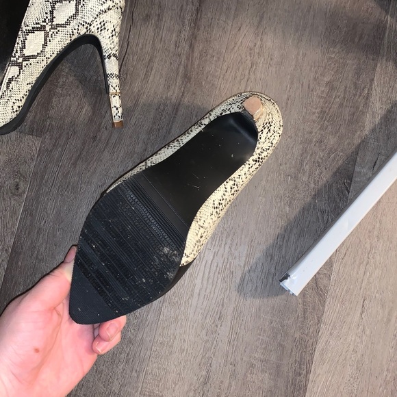 Cute size 6 snakeskin booties - Picture 2 of 2